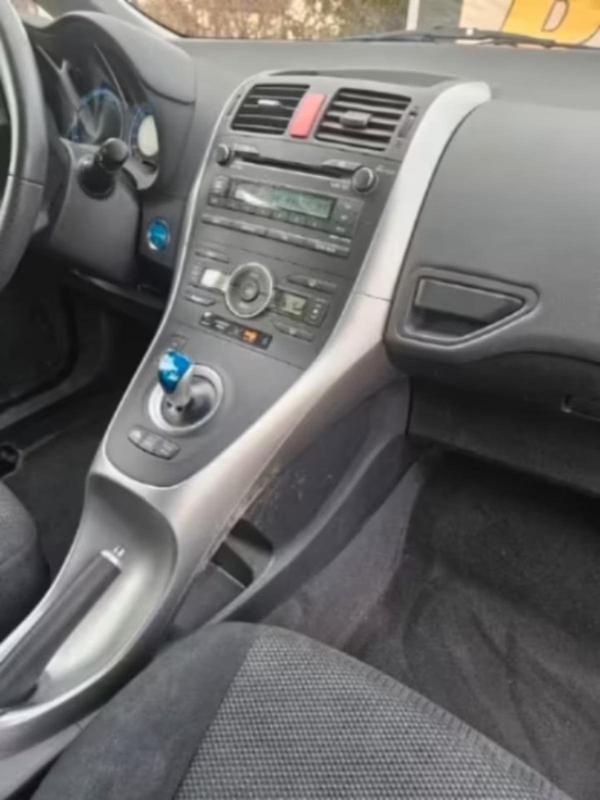 Gebraucht Toyota Auris Hybrid 99 PS (72 kW) 2011 Blau Kleinwagen