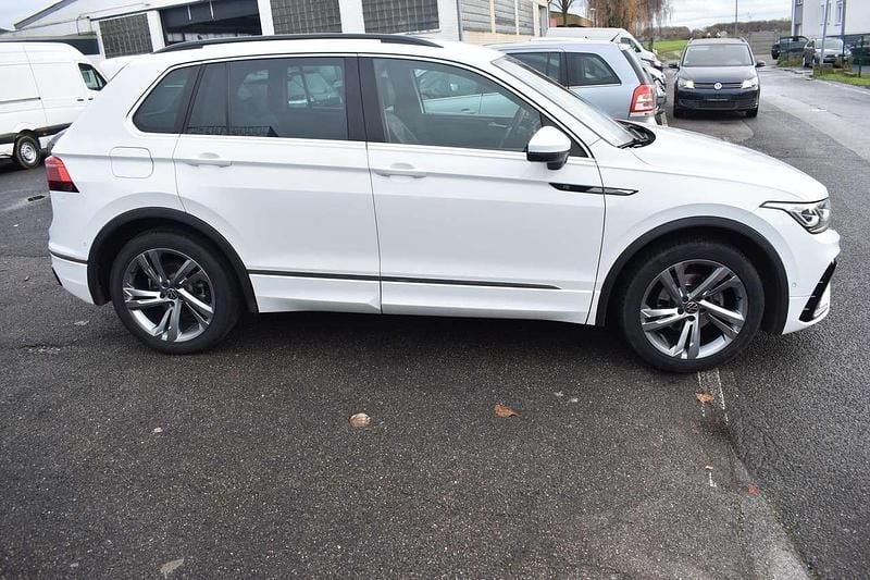 Gebraucht VW Tiguan R-line 150 PS (110 kW) 2021 Pure white SUV