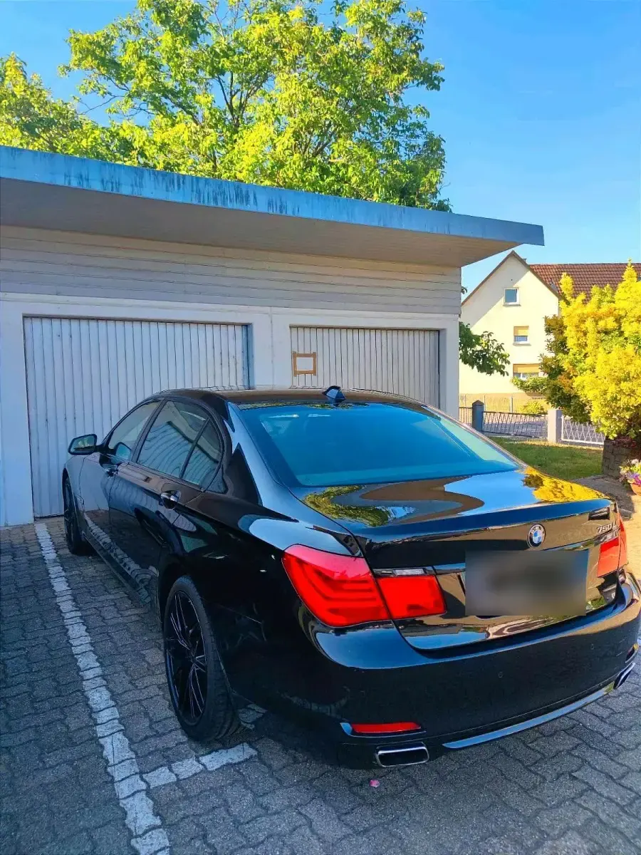 Gebraucht BMW 750 408 PS (300 kW) 2008 Schwarz Limousine