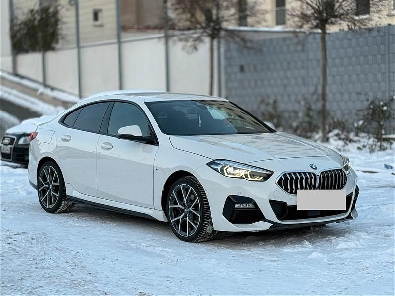 Weiß Gebraucht 2022 BMW 218 M Sport Limousine | 21.550 € (Fairer Preis) - Bild 1/4