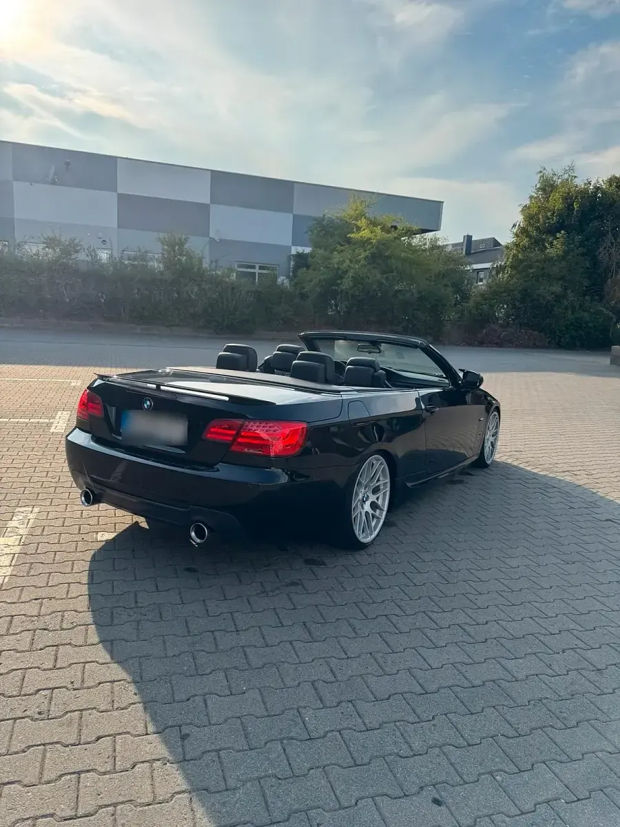 Gebraucht BMW 330 Cabriolet M Sport 245 PS (180 kW) 2011 Schwarz Cabrio
