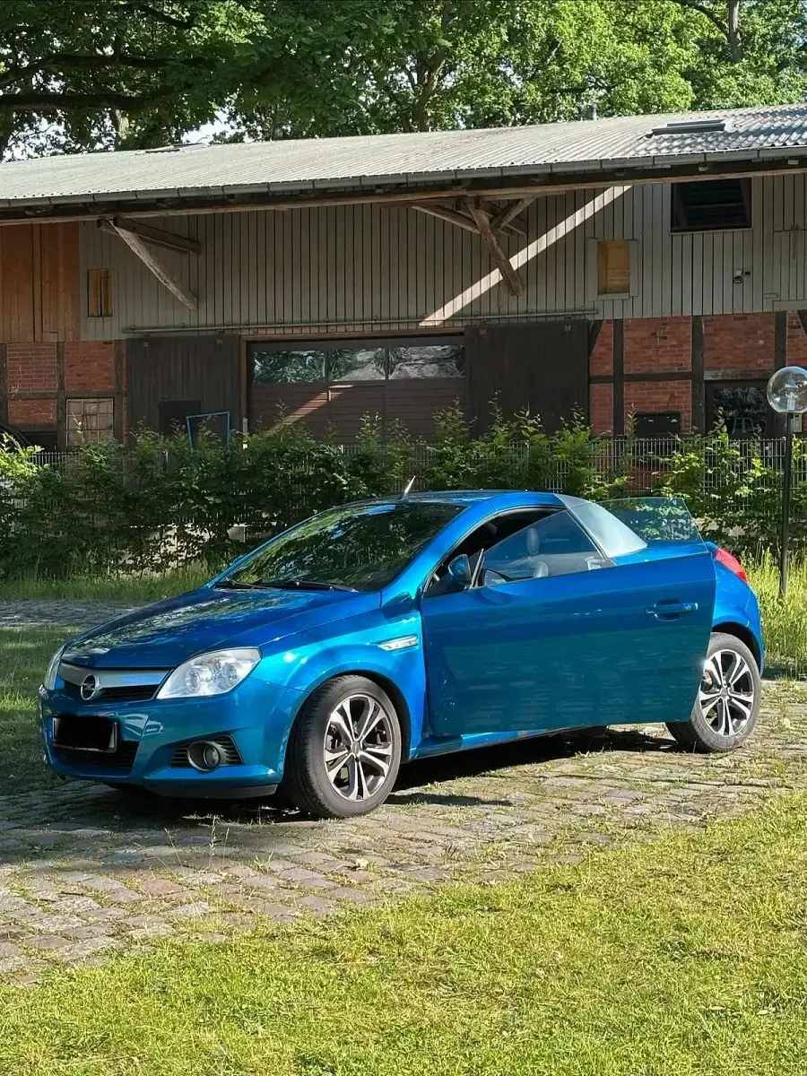 Gebraucht Opel Tigra 90 PS (66 kW) 2005 Blau Cabrio