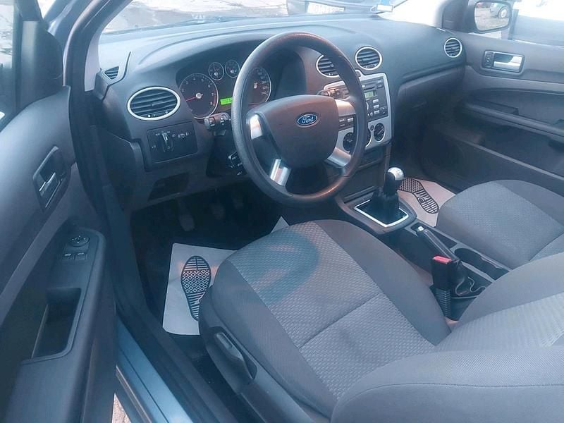 Blau Gebraucht 2007 Ford Focus Limousine | 1.300 € (Guter Preis) - Bild 1/4