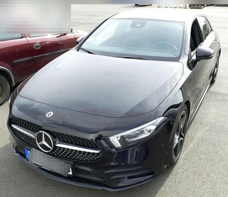 Schwarz Gebraucht 2020 Mercedes A200 AMG line Limousine | 19.278 € (Fairer Preis) - Bild 1/4