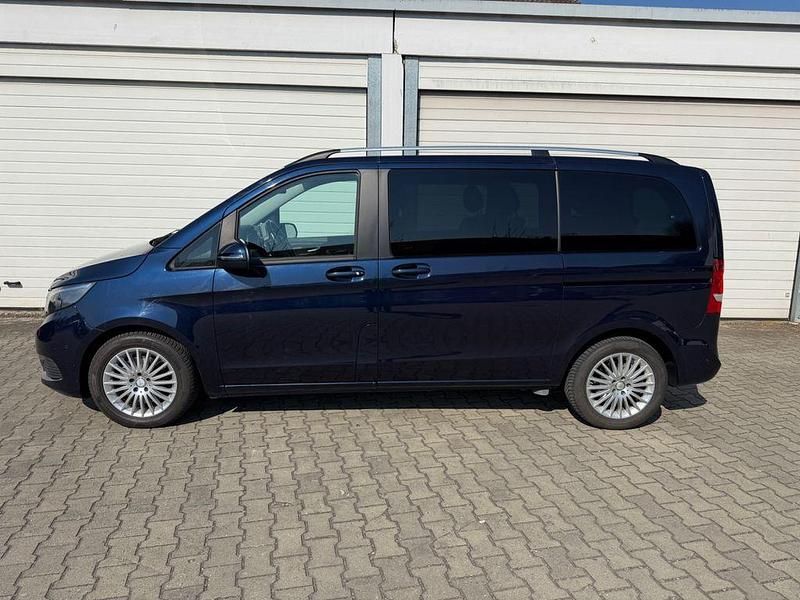 Gebraucht Mercedes V220 Edition 163 PS (119 kW) 2017 Cavansitblau Van / Kleinbus