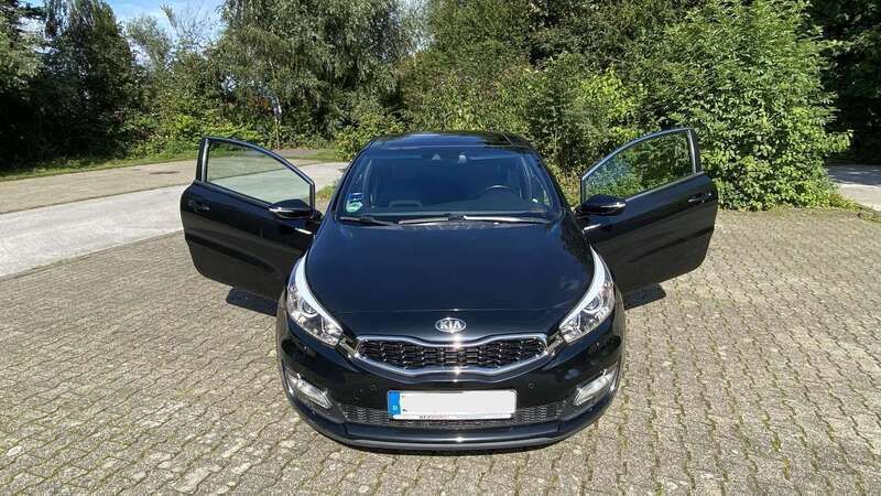 Schwarz Gebraucht 2013 Kia ProCeed Spirit Kleinwagen | 9.500 € - Bild 1/4