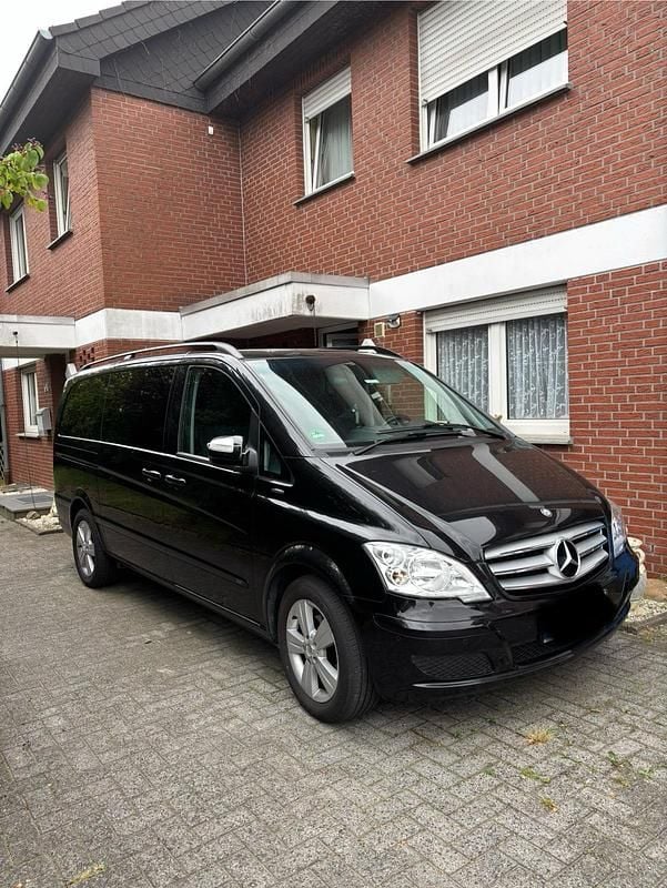 Schwarz Gebraucht 2012 Mercedes Viano Van / Kleinbus | 20.499 € (Etwas zu teuer) - Bild 1/4
