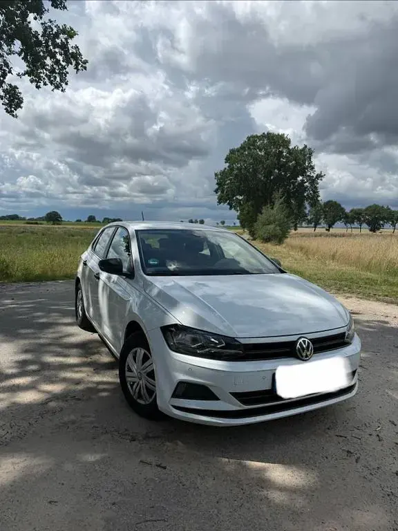 Gebraucht VW Polo Trendline 80 PS (58 kW) 2019 Weiß Kleinwagen