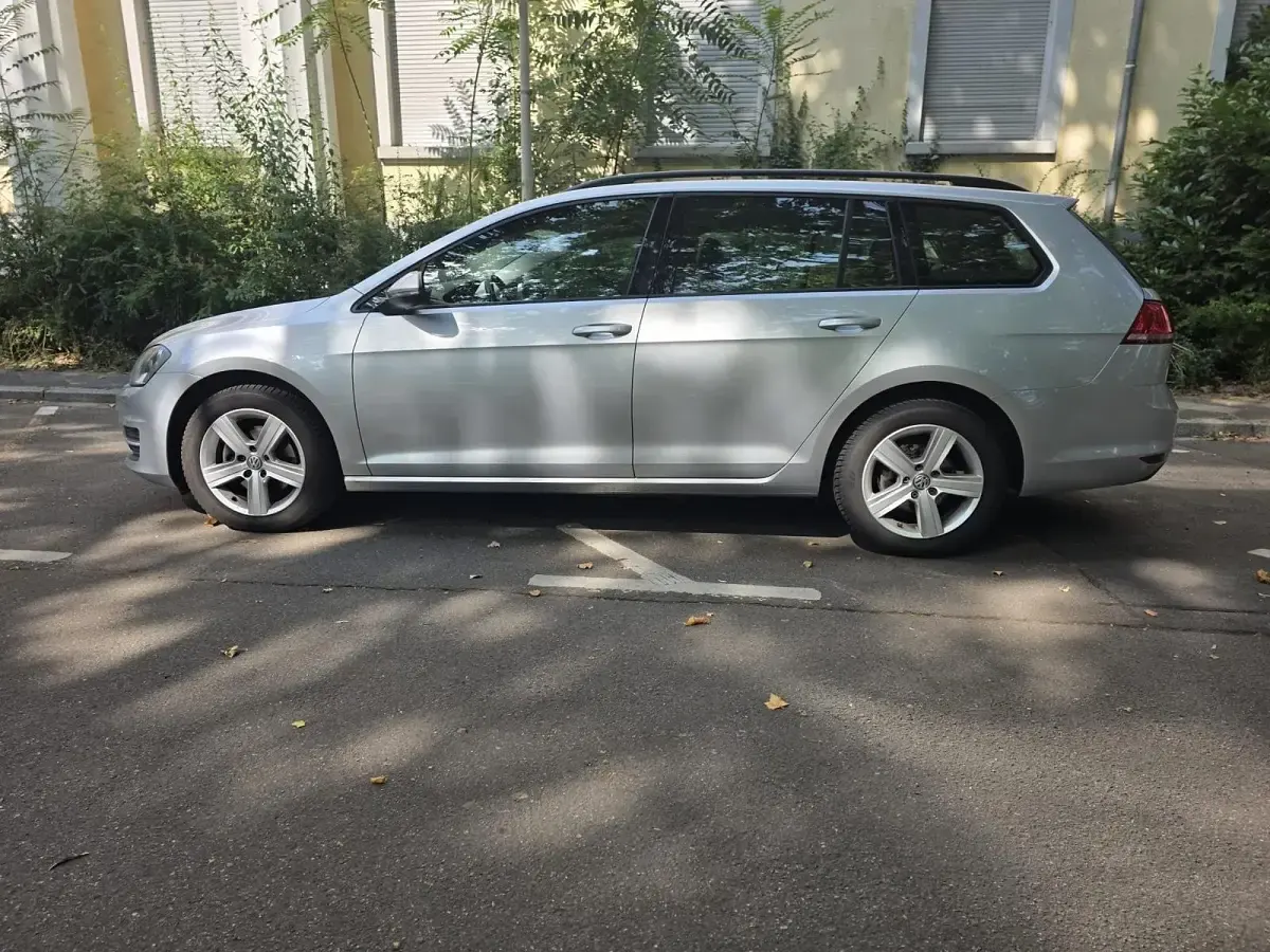 Gebraucht VW Golf VII 110 PS (80 kW) 2016 Silber Kombi