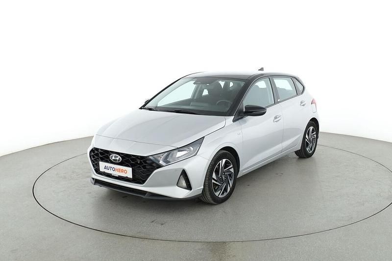 Silber Gebraucht 2020 Hyundai i20 Trend Limousine | 13.500 € (Fairer Preis) - Bild 1/3