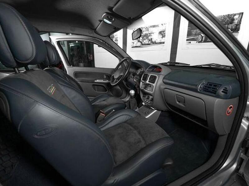 Gebraucht Renault Clio II 254 PS (186 kW) 2003 Silber Kleinwagen