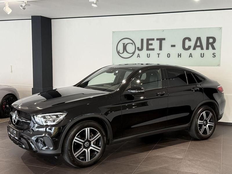 Schwarz Gebraucht 2022 Mercedes GLC220 Night SUV | 46.900 € (Fairer Preis) - Bild 1/4