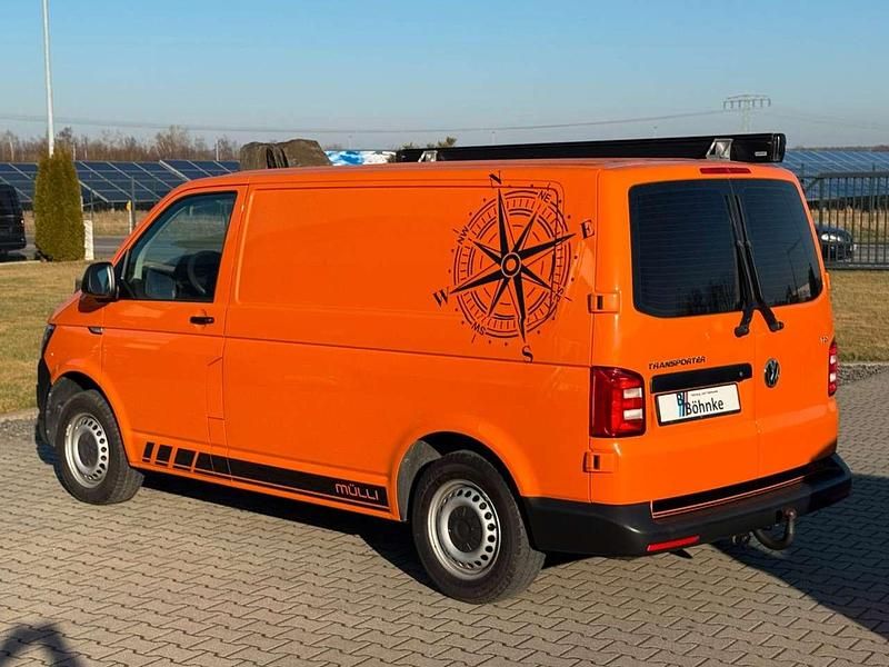 Gebraucht VW Transporter 102 PS (75 kW) 2018 Leuchtorange Van