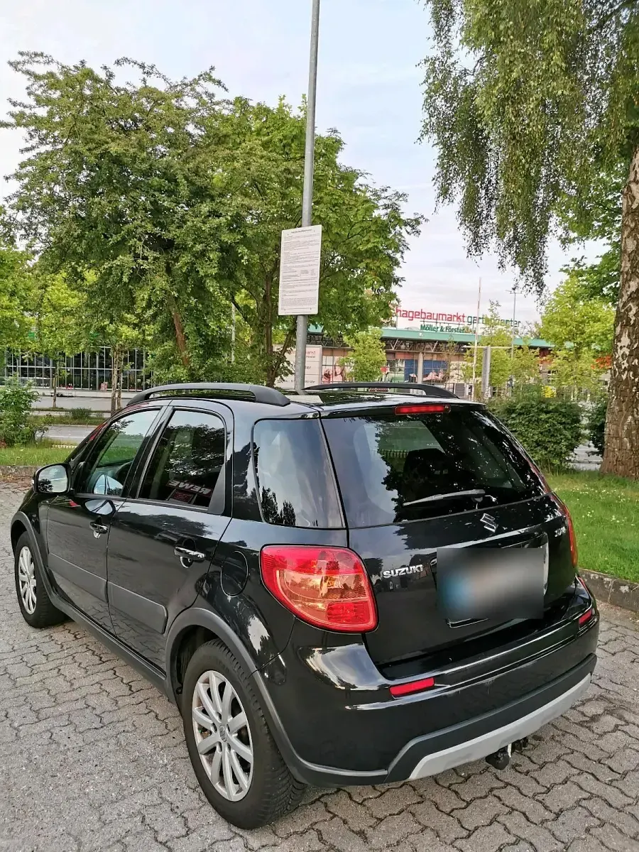 Gebraucht Suzuki SX4 120 PS (88 kW) 2011 Schwarz Limousine