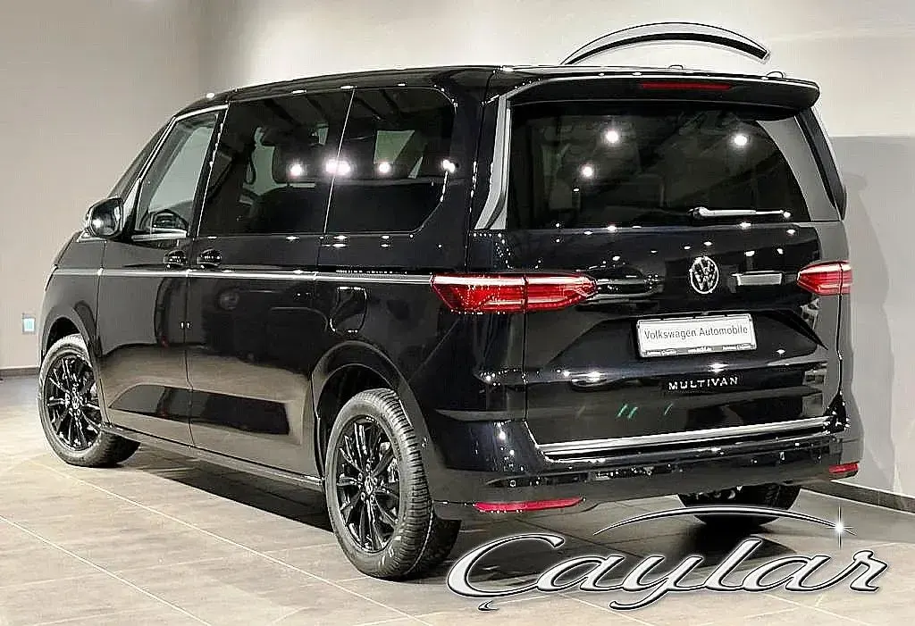 Neu VW T7 Style 150 PS (110 kW) 2025 Schwarz Van