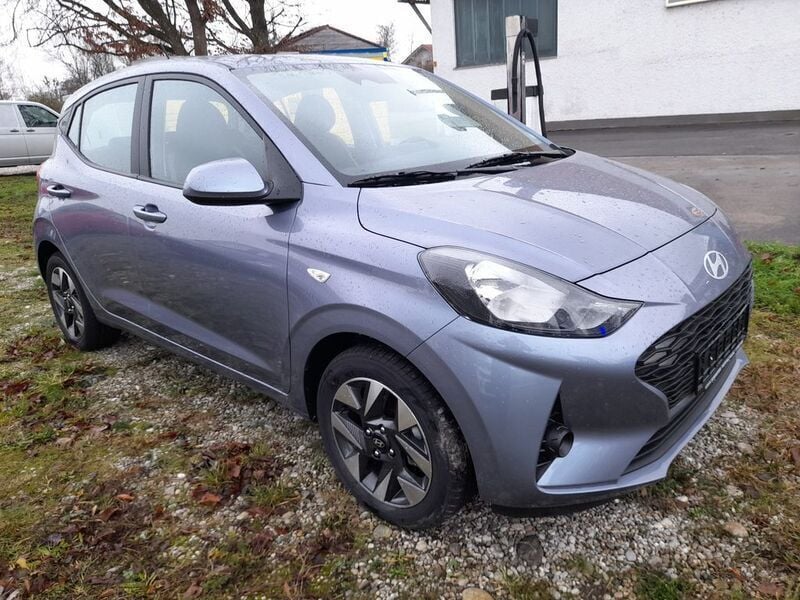 Gebraucht Hyundai i10 Trend 79 PS (58 kW) 2024 Blau Kleinwagen
