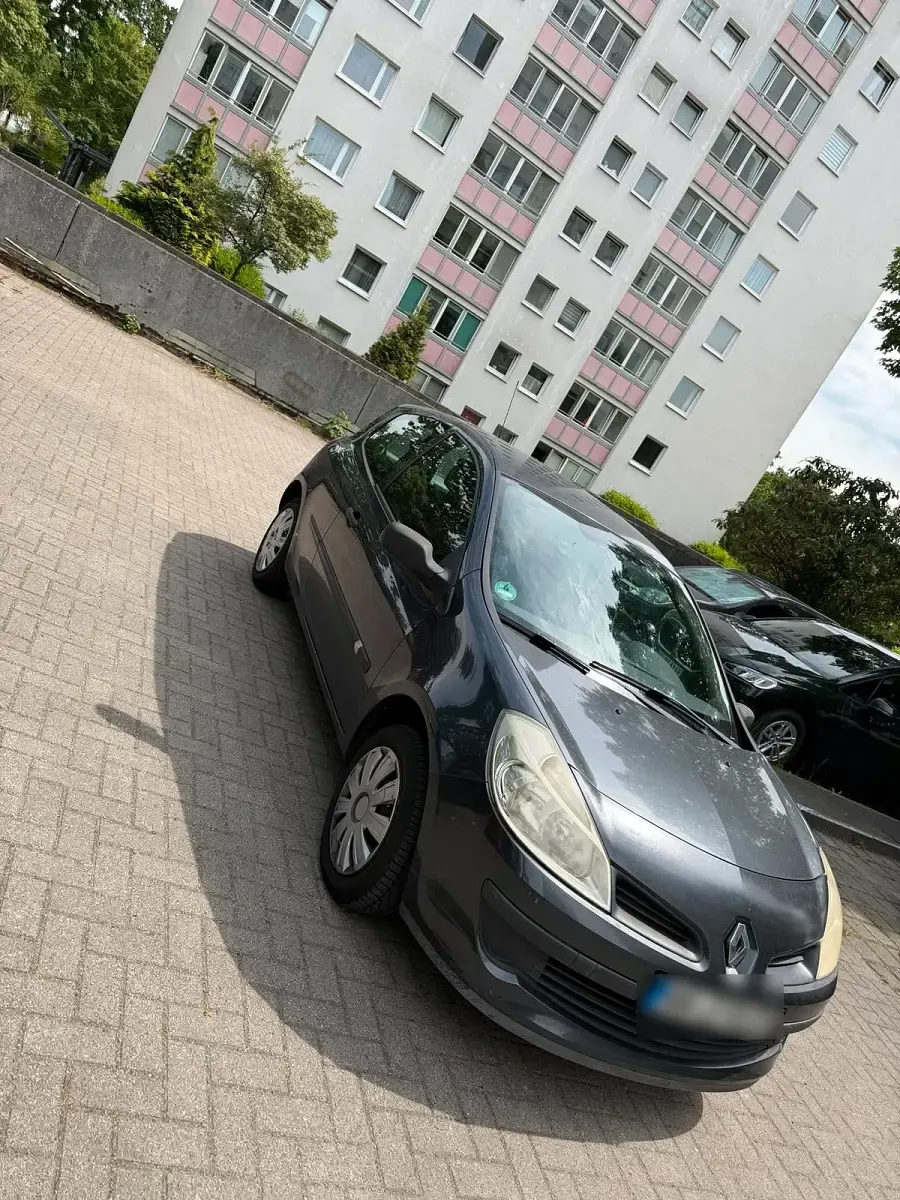Gebraucht Renault Clio II 75 PS (55 kW) 2007 Schwarz Limousine