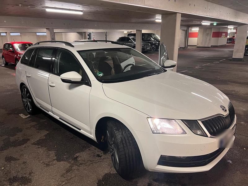 Weiß Gebraucht 2019 Skoda Octavia Kombi | 13.300 € (Fairer Preis) - Bild 1/4