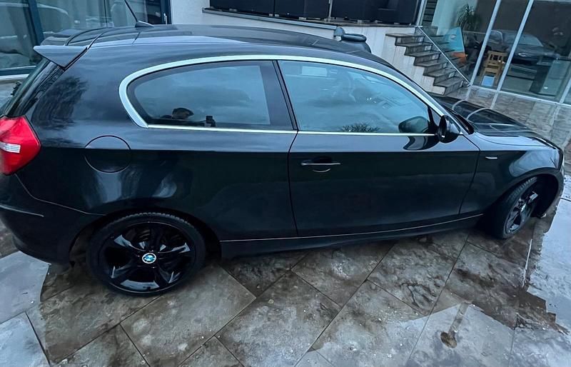 Gebraucht BMW 118 Coupé 143 PS (105 kW) 2009 Schwarz Coupé