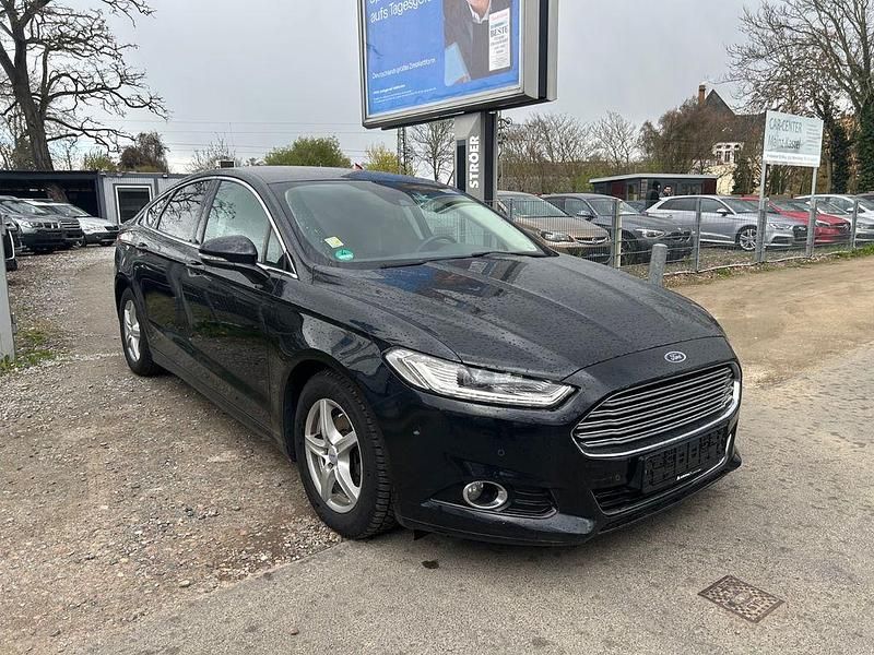 Gebraucht Ford Mondeo Titanium 160 PS (117 kW) 2015 Schwarz Limousine