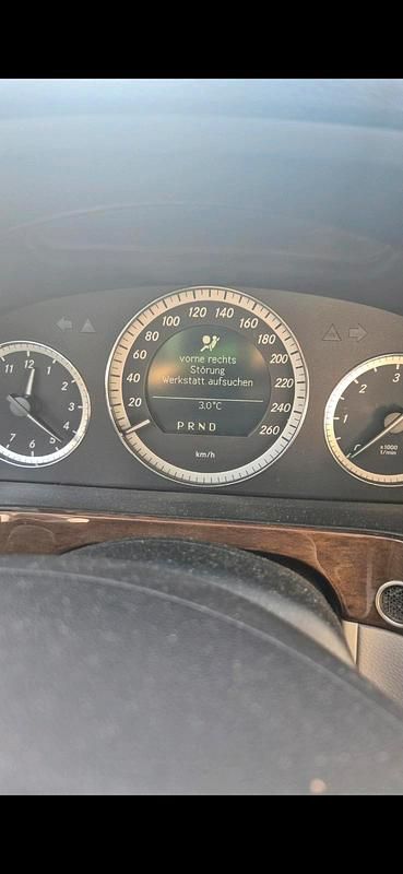 Gebraucht Mercedes E220 170 PS (125 kW) 2009 Schwarz Limousine