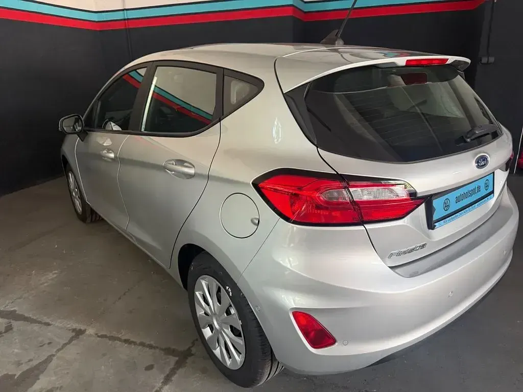 Gebraucht Ford Fiesta Cool & Connect 101 PS (74 kW) 2022 Silber Kleinwagen