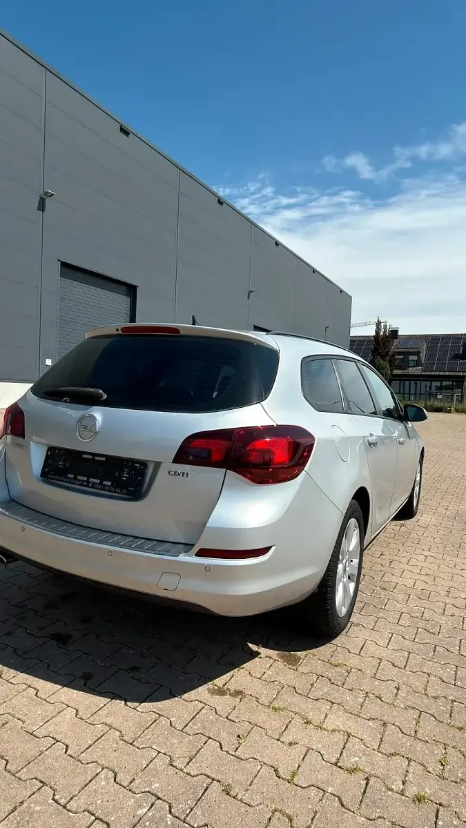 Gebraucht Opel Astra 160 PS (117 kW) 2011 Grau Kombi