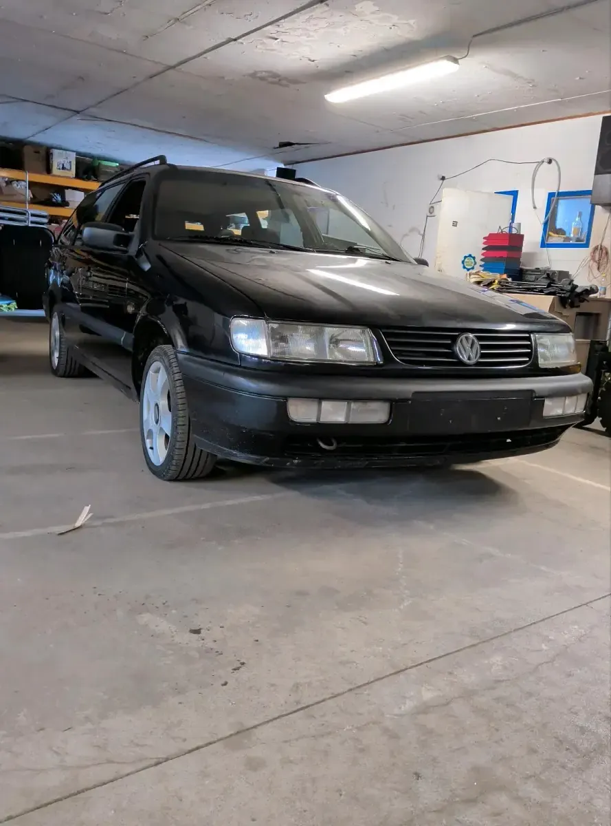 Gebraucht VW Passat 90 PS (66 kW) 1995 Schwarz Kombi