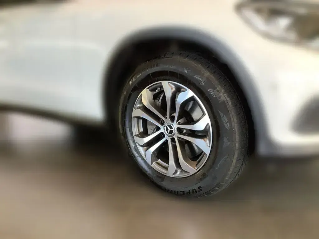 Gebraucht Mercedes GLC250 211 PS (155 kW) 2018 Weiß SUV