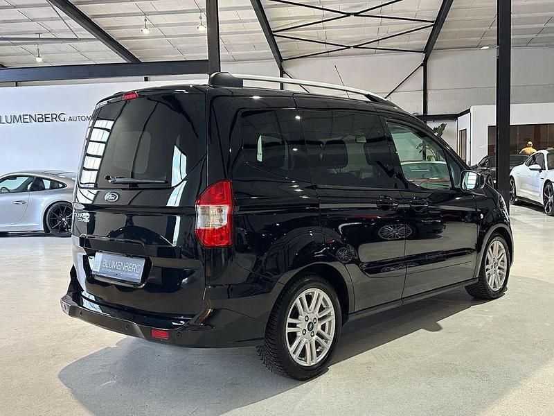 Gebraucht Ford Tourneo Courier Titanium 101 PS (74 kW) 2020 Schwarz Van / Kleinbus