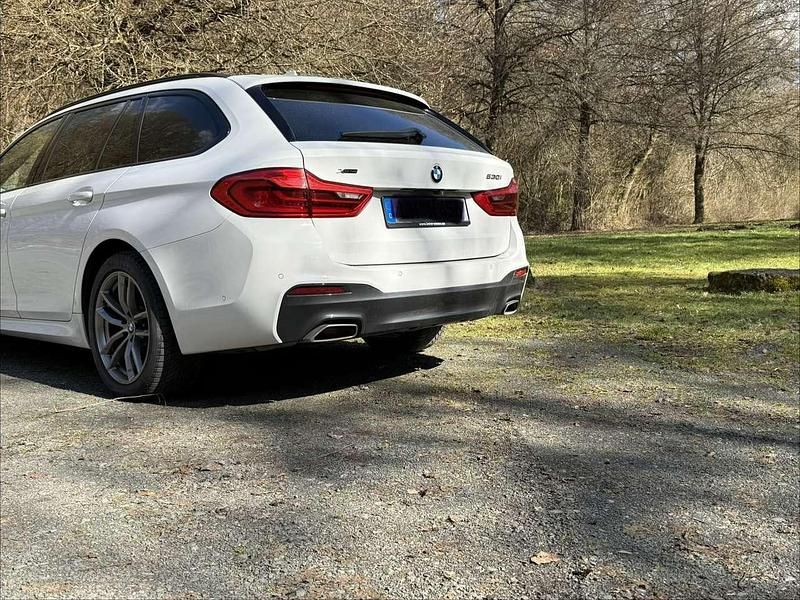 Gebraucht BMW 530 M Sport 252 PS (185 kW) 2019 Weiß Kombi