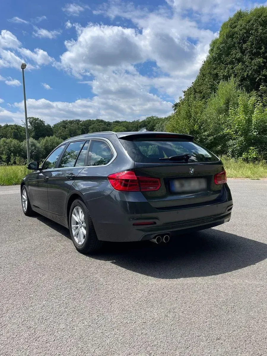 Gebraucht BMW 320 190 PS (139 kW) 2017 Grau Kombi