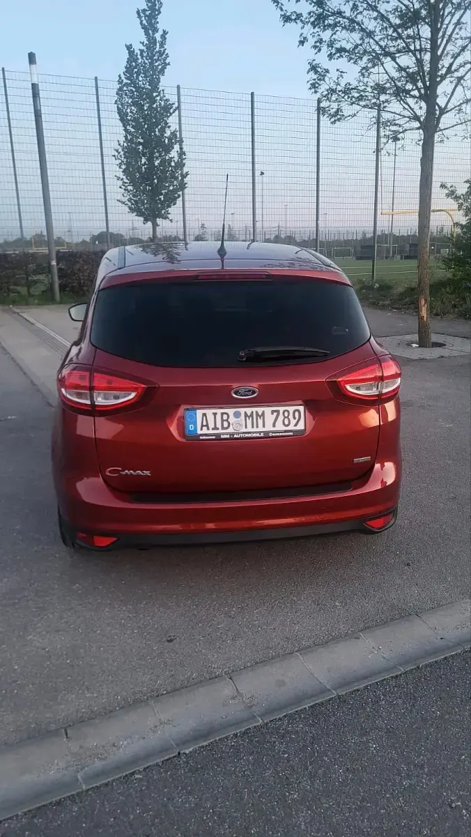 Używany Ford C-MAX 125 KM (91 kW) 2016 Czerwony Minivan