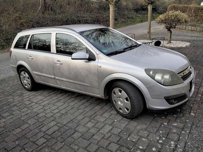 Gebraucht Opel Astra Edition 105 PS (77 kW) 2006 Silber Kombi