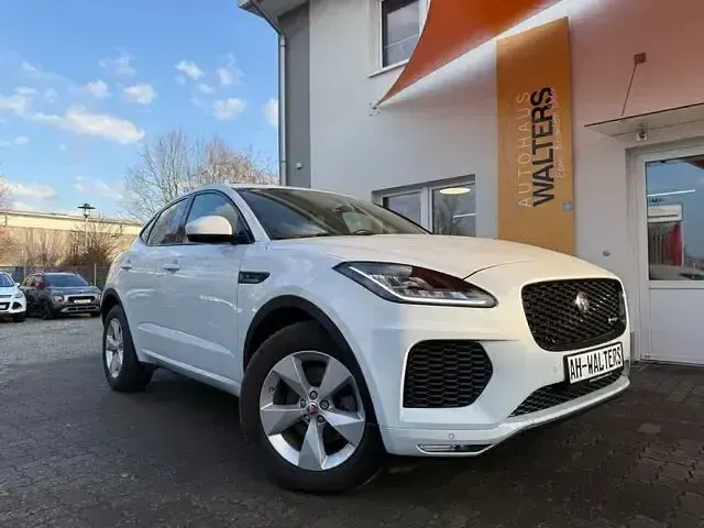 Käytetty Jaguar E-Pace R-Dynamic 150 HP (110 kW) 2019 Valkoinen Katumaasturi