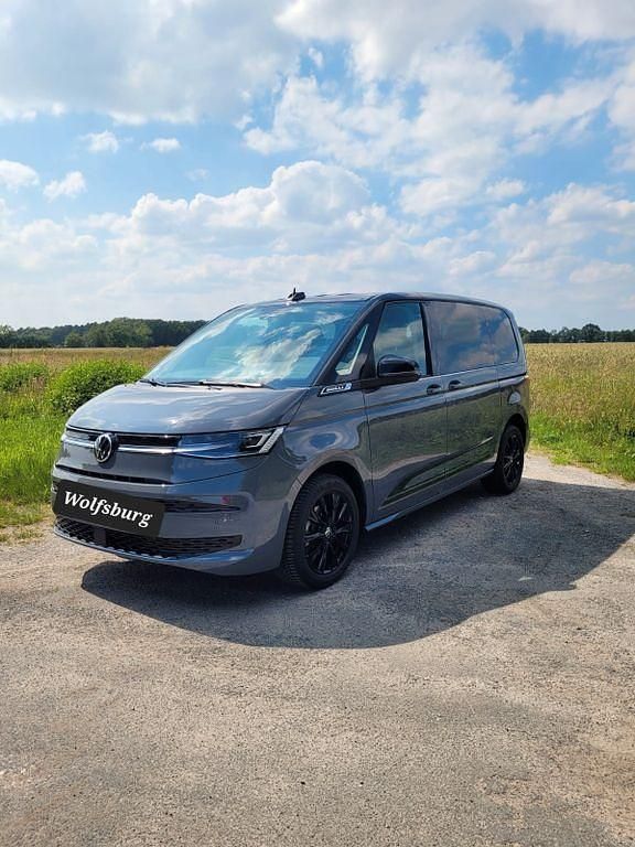 Grau Gebraucht 2023 VW T7 Van | 44.900 € (Superpreis) - Bild 1/4