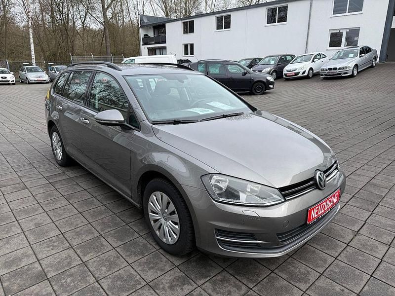Gebraucht VW Golf VII Trendline 86 PS (63 kW) 2015 Grau Kombi