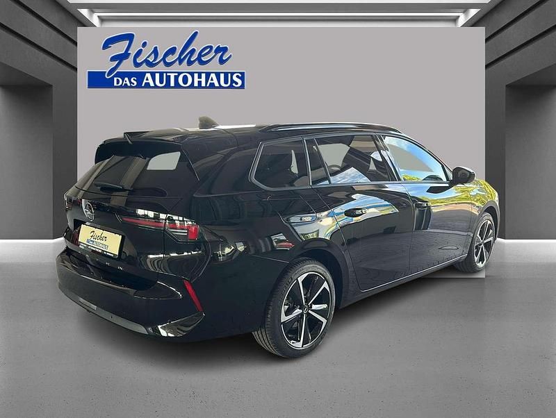 Neu Opel Astra 131 PS (96 kW) 2025 Lackierung schwarz perla nera/ Kombi