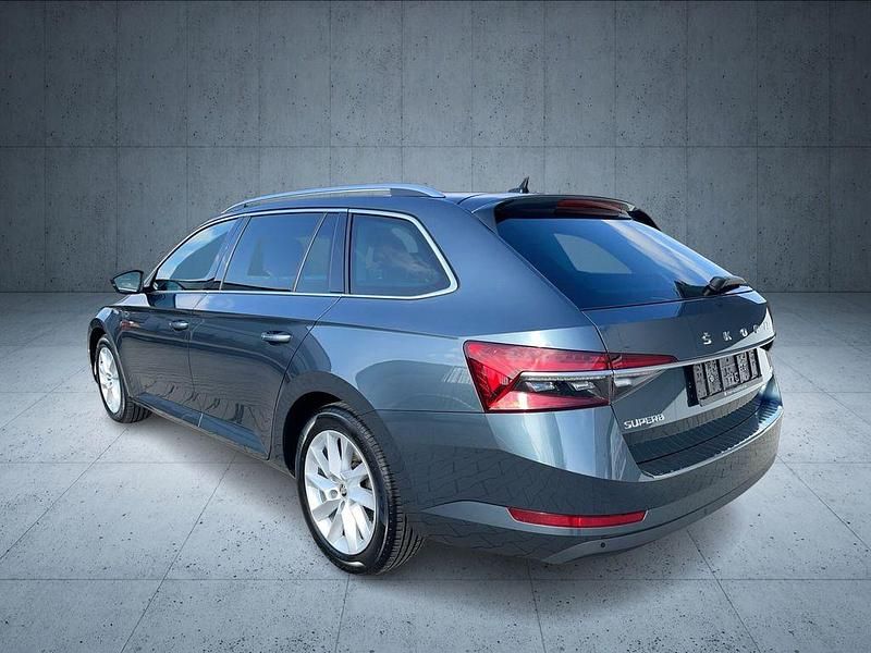 Gebraucht Skoda Superb Style 200 PS (147 kW) 2021 Quarzgrau metallic Kombi
