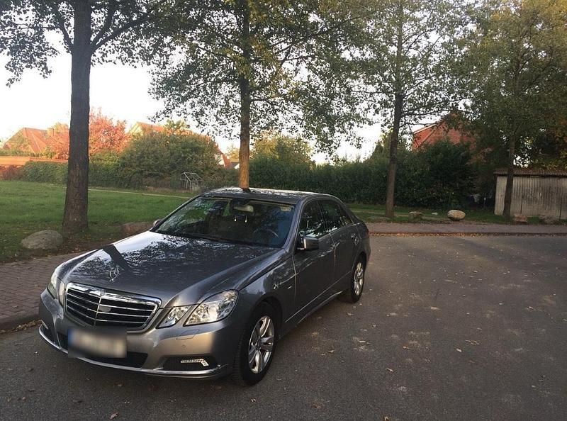 Gebraucht Mercedes E350 Elegance 231 PS (169 kW) 2009 Andere farben Limousine