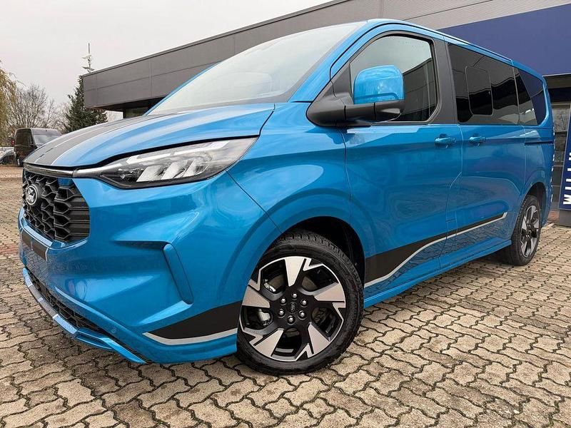 Digital aqua blue Neu 2025 Ford Tourneo Sport Van / Kleinbus | 63.990 € (Fairer Preis) - Bild 1/4