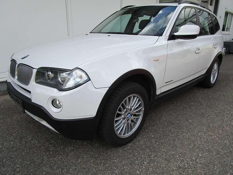 Alpinweiss iii Gebraucht 2010 BMW X3 Lifestyle SUV | 9.850 € (Etwas zu teuer) - Bild 1/4