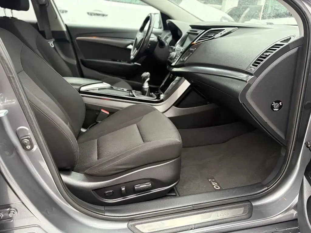 Gebraucht Hyundai i40 Style 177 PS (130 kW) 2011 Silber Kombi