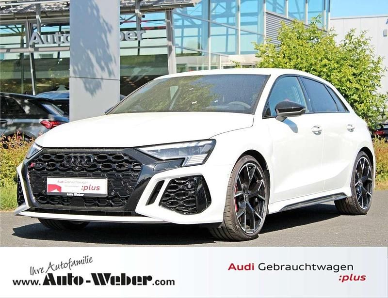 Weiß Gebraucht 2024 Audi RS3 Sportback Ambiente Kleinwagen | 59.940 € (Fairer Preis) - Bild 1/3