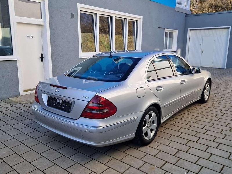 Gebraucht Mercedes E320 204 PS (150 kW) 2004 Silber Limousine