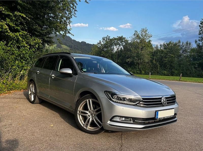 Grau Gebraucht 2015 VW Passat Comfortline Kombi | 13.900 € (Fairer Preis) - Bild 1/4