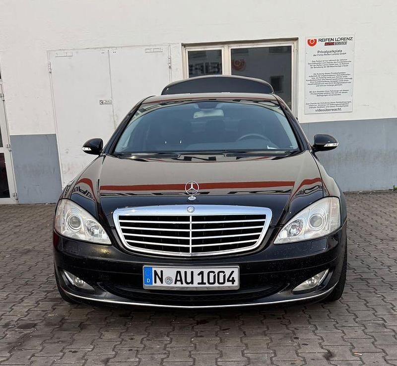 Schwarz Gebraucht 2006 Mercedes S320 Limousine | 5.700 € (Fairer Preis) - Bild 1/4