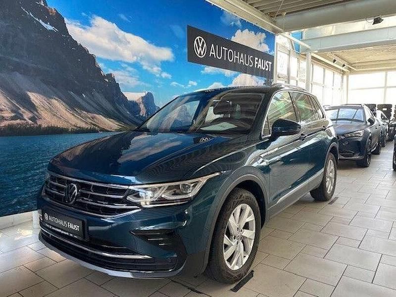 Gebraucht VW Tiguan Elegance 150 PS (110 kW) 2022 Blau metallic SUV