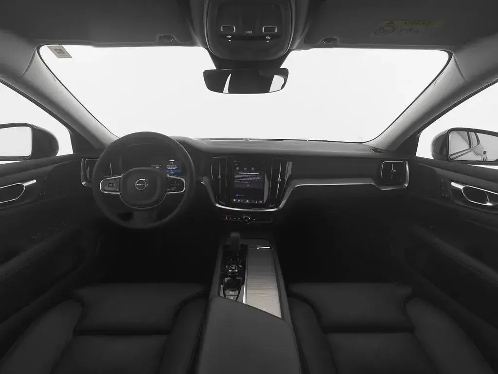 Używany Volvo V60 CC Plus 197 KM (144 kW) 2023 Czarny Kombi