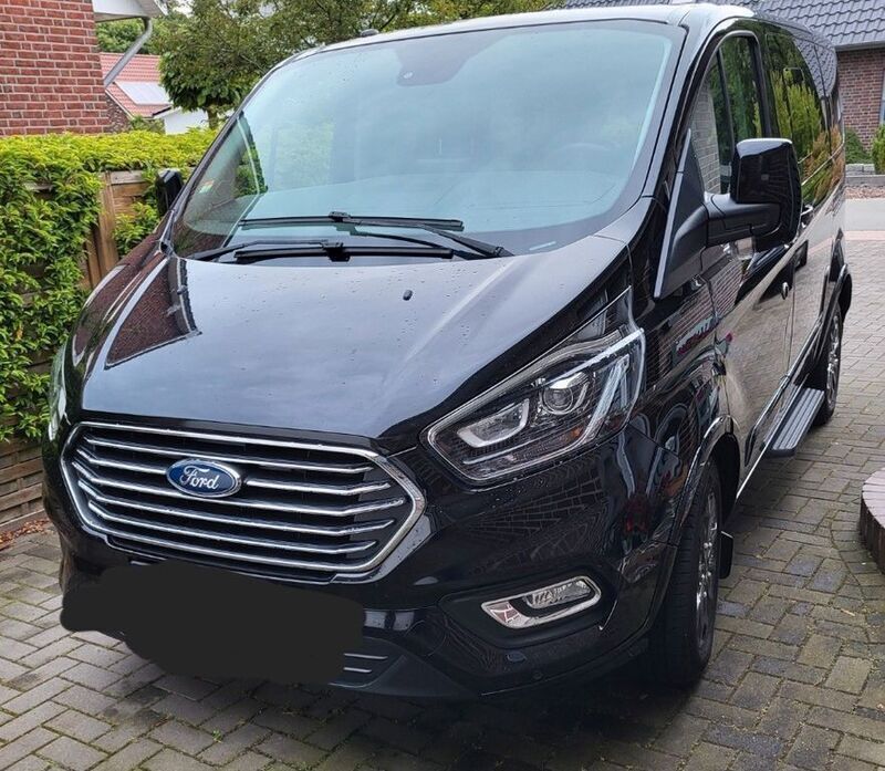 Schwarz Gebraucht 2019 Ford Tourneo Custom Titanium X Van / Kleinbus | 29.500 € (Guter Preis) - Bild 1/4